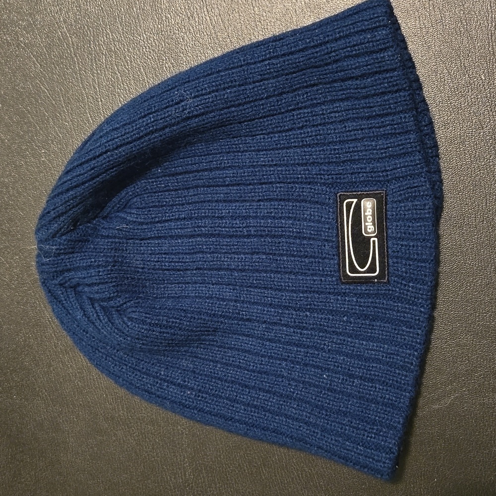 Navy blue knit Globe beanie
